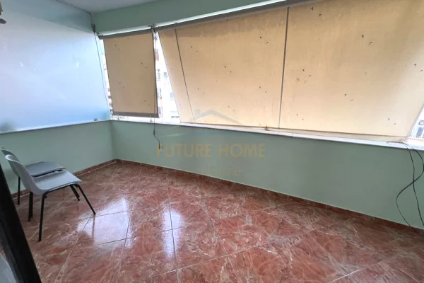 Shtepi me qera Apartament ne Tirane, 3+1, Mobilimi E mobiluar, Pagesa 1,100  Euro.