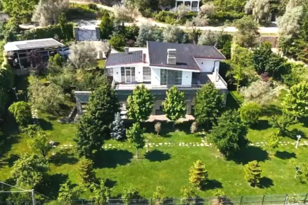 Villa di lusso in vendita a Tirana 5+1, Arredato