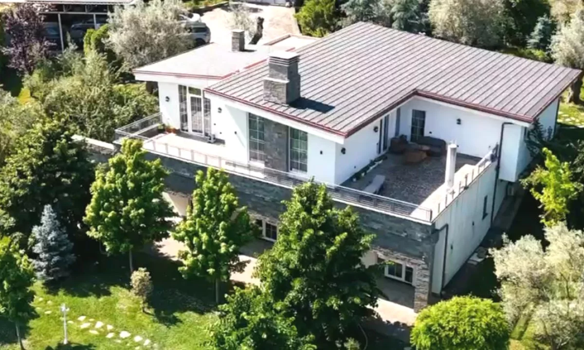 Shtepi me qera Vila Luksoze ne Tirane, 5+1, Mobilimi E mobiluar, Pagesa 3,500  Euro.