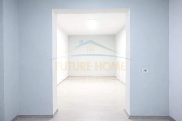 Shtepi me qera Apartament ne Tirane, 2+1, Mobilimi Bosh, pa mobiluar, Pagesa 900  Euro.