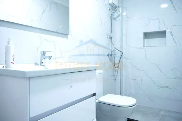 Shtepi me qera Apartament ne Tirane, 2+1, Mobilimi Bosh, pa mobiluar, Pagesa 900  Euro.