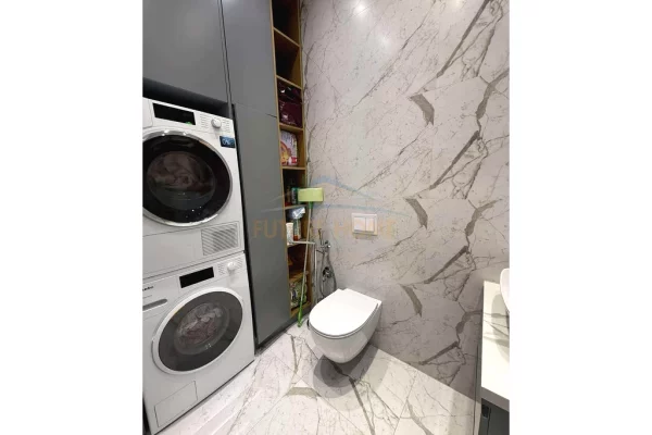 Appartamento in vendita a Tirana 2+1, Arredato