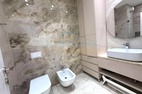 Appartamento in vendita a Tirana 2+1, Arredato