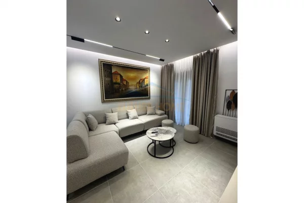 Shtepi me qera Apartament ne Tirane, 1+1, Mobilimi E mobiluar, Pagesa 600  Euro.