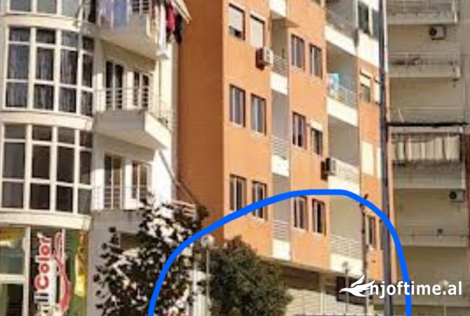 Ambiente Commerciale in Affitto 1+1 a Tirana - 500 Euro