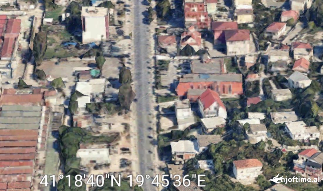 Toke Truall ne Shitje – Kombinat, Tirane