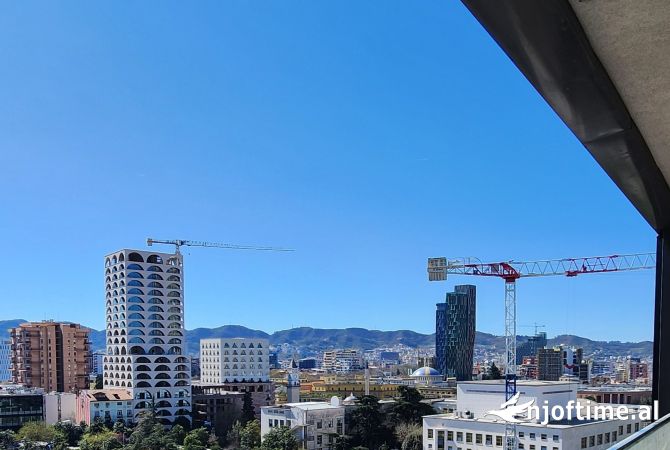 Ambiente Commerciale in Affitto 3+1 a Tirana - 1,200 Euro