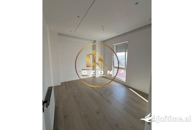 Apartament 2+1 me Qera per biznes, Tek Rr.Dibres.