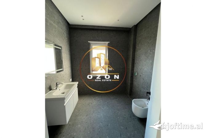 Apartament 2+1 me Qera per biznes, Tek Rr.Dibres.