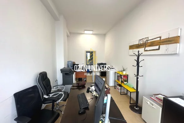 Business Property in Sale 3+1 in Tirana - 16,983,000 Leke