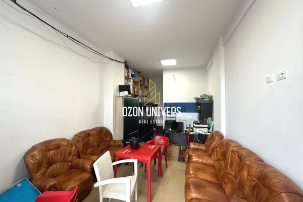 Business Property in Sale 3+1 in Tirana - 16,983,000 Leke