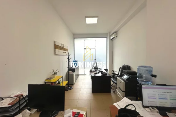 Business Property in Sale 3+1 in Tirana - 16,983,000 Leke