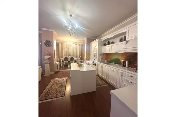 Appartamento in vendita a Tirana 2+1, Arredato