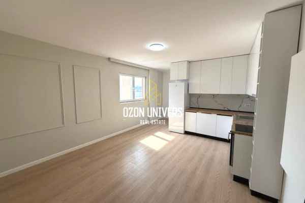 Apartament 2+1 për Qira tek Rruga e Qelqit, Kombinat!