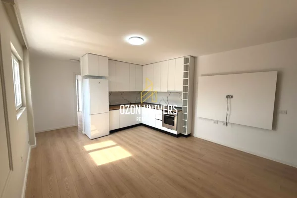 Shtepi me qera Apartament ne Tirane, 2+1, Mobilimi Pjeserisht e mobiluar, Pagesa 40,000  Leke.