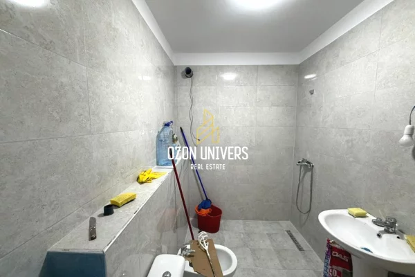 Shtepi me qera Apartament ne Tirane, 2+1, Mobilimi Pjeserisht e mobiluar, Pagesa 40,000  Leke.