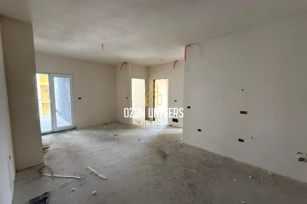 Appartamento in vendita a Tirana 3+1, Vuoto