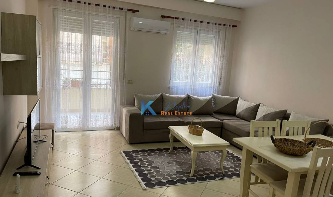 Shtepi me qera Apartament ne Tirane, 2+1, Mobilimi E mobiluar, Pagesa 50,000  Leke.