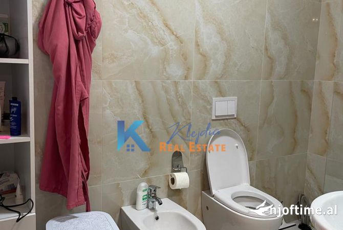 Shtepi me qera Apartament ne Tirane, 2+1, Mobilimi E mobiluar, Pagesa 600  Euro.