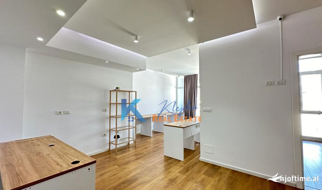 Ambient zyrash te Komuna e parisit, Kompleksi Kika 2