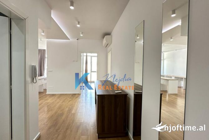 Ambient zyrash te Komuna e parisit, Kompleksi Kika 2