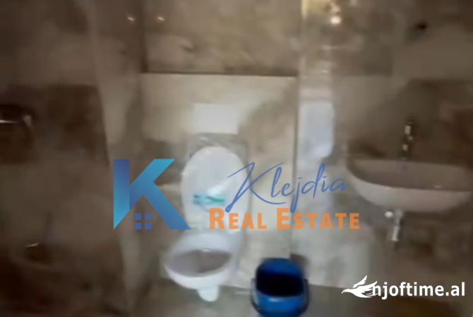 Zyre per qira te Kompleksi Arlis, prane Farmacise nr.10