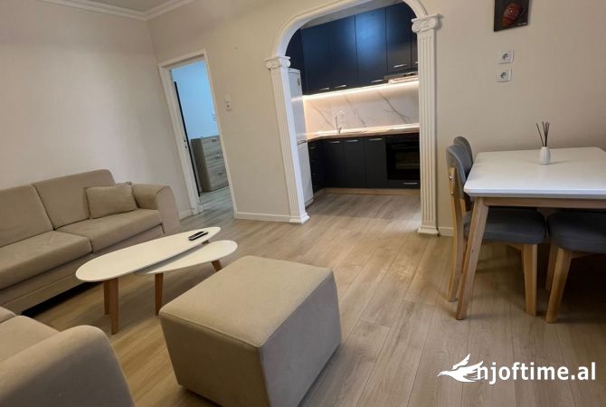 Shtepi ne shitje Apartament ne Tirane, 1+1, Mobilimi E mobiluar, Pagesa 90,000  Euro.