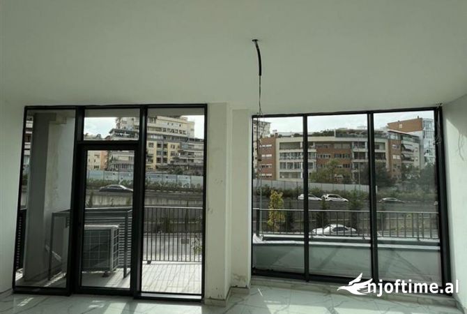 AMBIENT PER ZYRA ME QIRA TE LAKE VIEW RESIDENCE