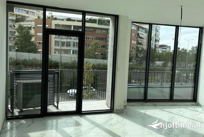 AMBIENT PER ZYRA ME QIRA TE LAKE VIEW RESIDENCE