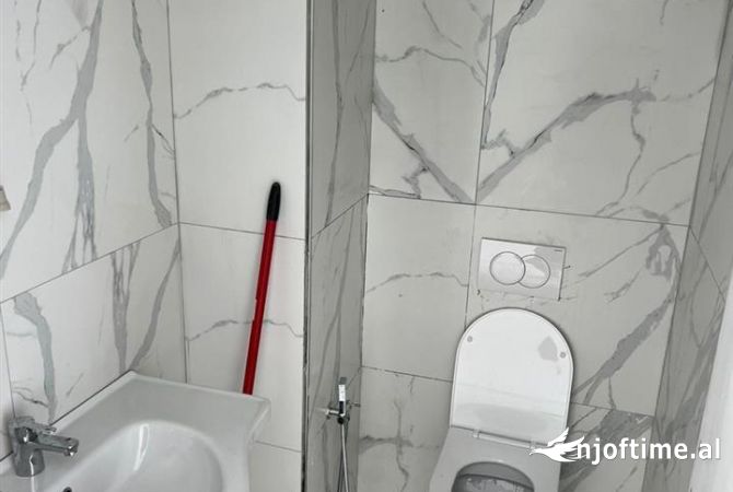 AMBIENT PER ZYRA ME QIRA TE LAKE VIEW RESIDENCE