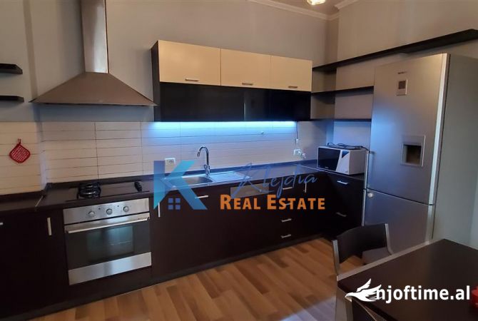 Shtepi me qera Apartament ne Tirane, 1+1, Mobilimi E mobiluar, Pagesa 600  Euro.