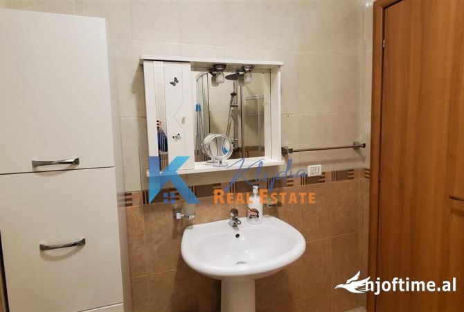 Shtepi me qera Apartament ne Tirane, 1+1, Mobilimi E mobiluar, Pagesa 600  Euro.