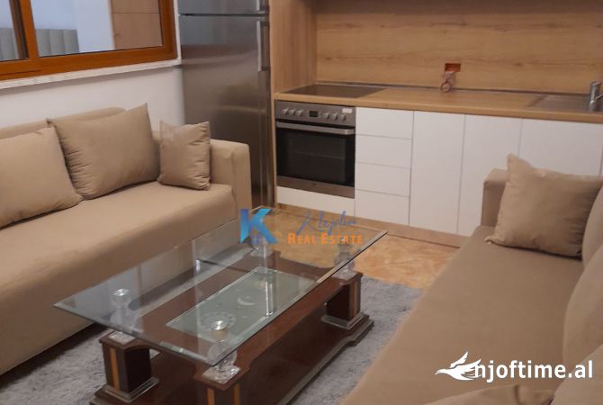 Shtepi me qera Apartament ne Tirane, 2+1, Mobilimi E mobiluar, Pagesa 550  Euro.