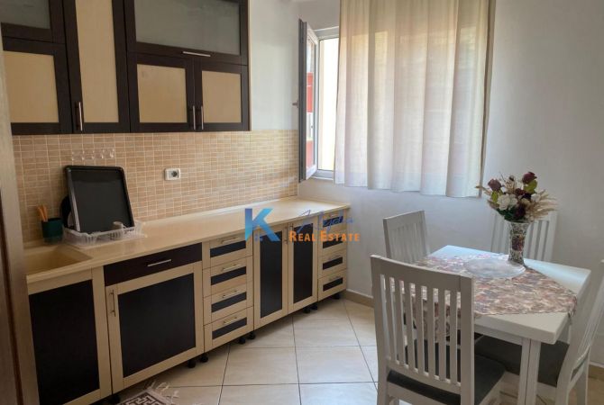 Apartament 3+1+2 per qira te Kodra e Diellit, afer Eleonores