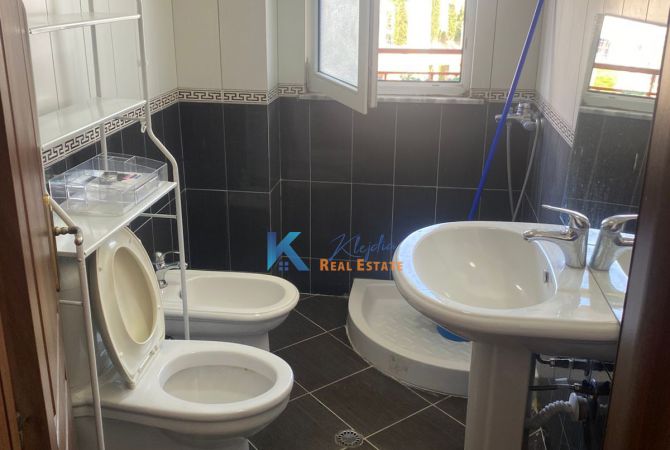 Shtepi me qera Apartament ne Tirane, 3+1, Mobilimi E mobiluar, Pagesa 500  Euro.