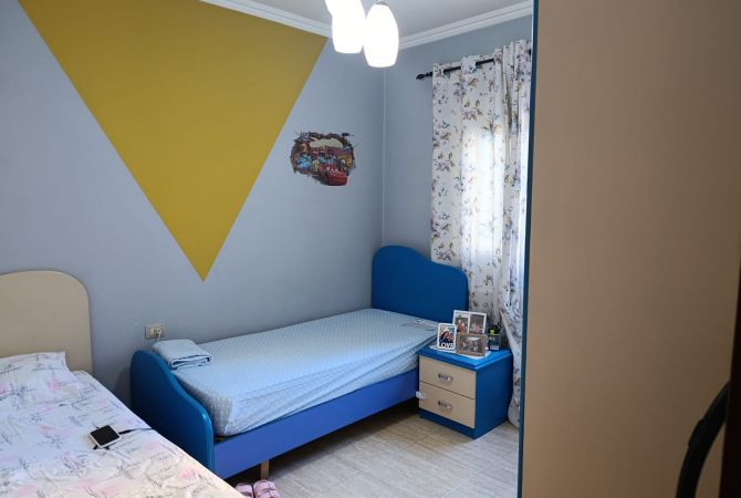 Shtepi ne shitje Apartament ne Tirane, 2+1, Mobilimi E mobiluar, Pagesa 158,000  Euro.