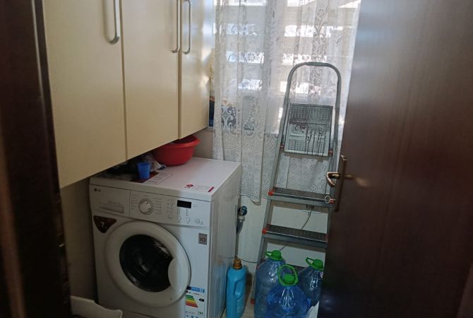 Shtepi ne shitje Apartament ne Tirane, 2+1, Mobilimi E mobiluar, Pagesa 158,000  Euro.