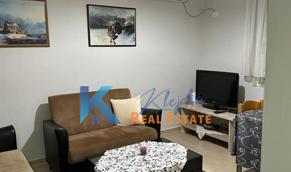 Shtepi me qera Apartament ne Tirane, 2+1, Mobilimi E mobiluar, Pagesa 600  Euro.