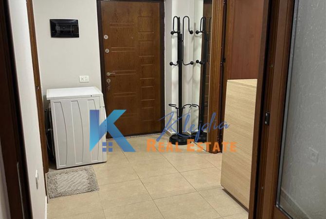 Shtepi me qera Apartament ne Tirane, 2+1, Mobilimi E mobiluar, Pagesa 600  Euro.