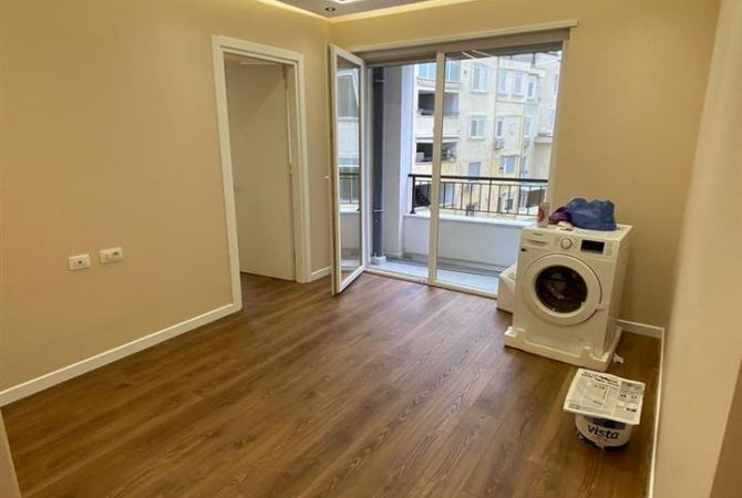 Zyre per qira ne Qender te Donika Center