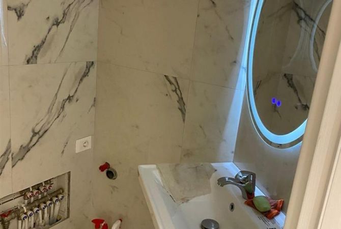 Zyre per qira ne Qender te Donika Center