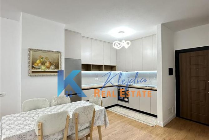 Shtepi me qera Apartament ne Tirane, 2+1, Mobilimi E mobiluar, Pagesa 650  Euro.