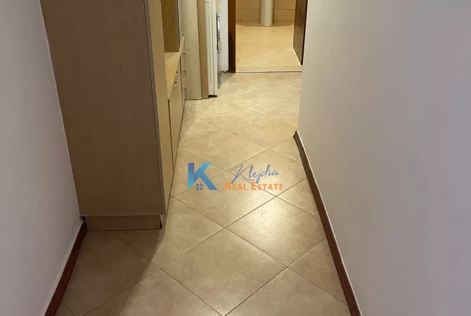 Shtepi me qera Apartament ne Tirane, 2+1, Mobilimi E mobiluar, Pagesa 700  Euro.