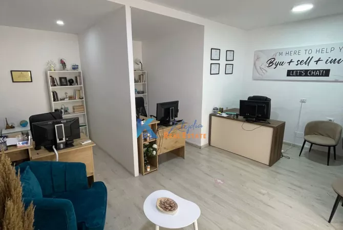 Dyqan per qira ne Myslym Shyr