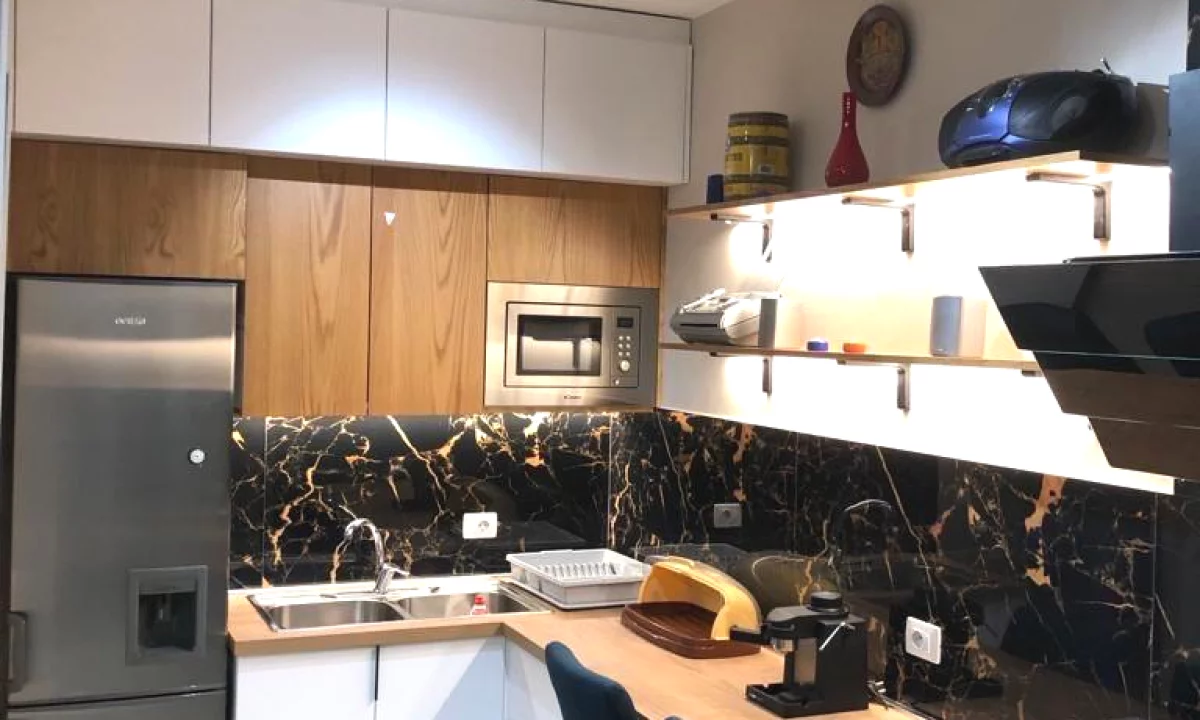 Shtepi ne shitje Apartament ne Tirane, 1+1, Mobilimi E mobiluar, Pagesa 120,000  Euro.