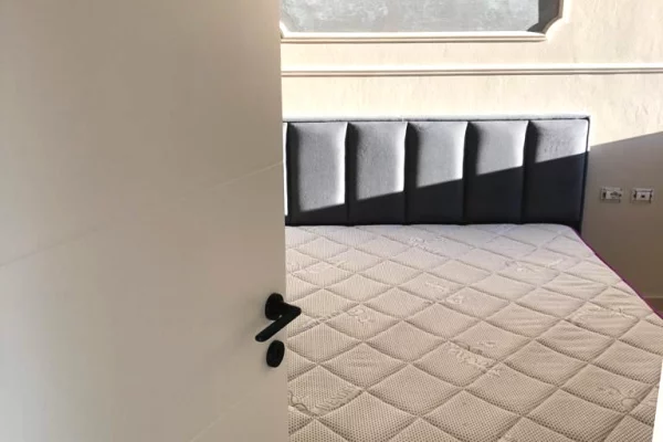 Shtepi ne shitje Apartament ne Tirane, 1+1, Mobilimi E mobiluar, Pagesa 120,000  Euro.