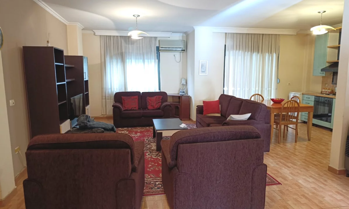 Shtepi me qera Apartament ne Tirane, 2+1, Mobilimi E mobiluar, Pagesa 750  Euro.