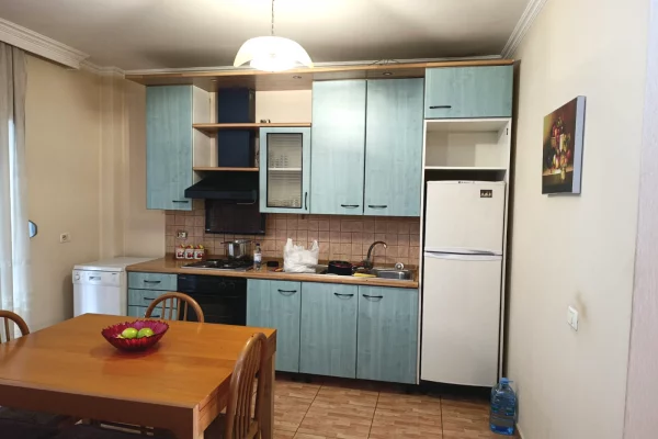 Shtepi me qera Apartament ne Tirane, 2+1, Mobilimi E mobiluar, Pagesa 750  Euro.