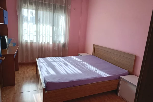Shtepi me qera Apartament ne Tirane, 2+1, Mobilimi E mobiluar, Pagesa 750  Euro.