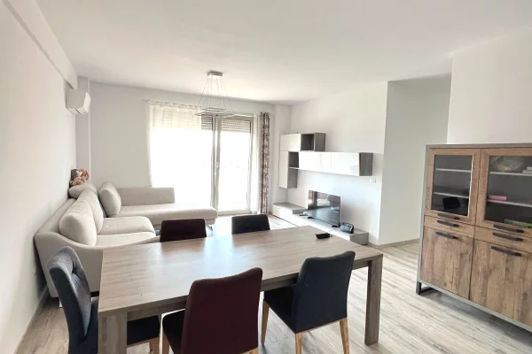 Shtepi me qera Apartament ne Tirane, 2+1, Mobilimi E mobiluar, Pagesa 850  Euro.